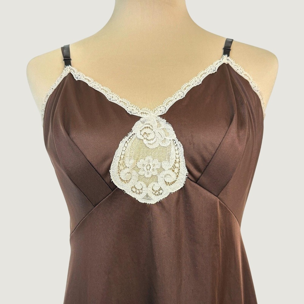 Vintage Vanity Fair Nylon Slip Dress Nightgown Womens S/M Brown Lace Trim - Picture 2 of 7